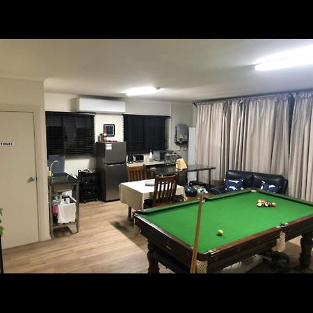 Semi-Private Half House With Games Room & Jacuzzi In Maiden Gully, เบนดิโก ภายนอก รูปภาพ